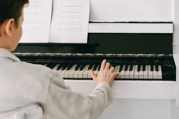 Los Beneficios de la Música en Niños: Desarrollo, Creatividad y Bienestar